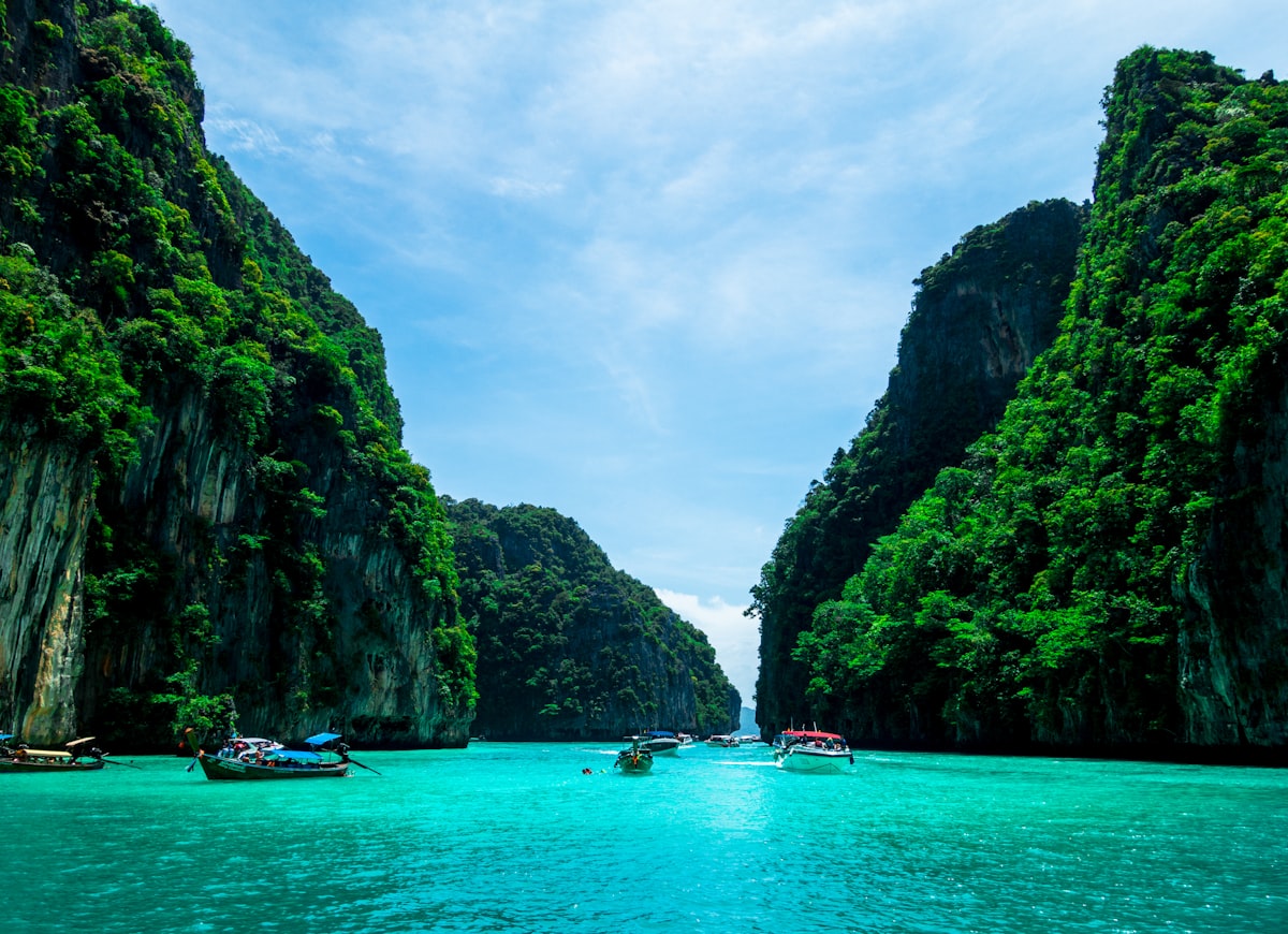 ทะเลภูเก็ต เกาะสวรรค์แห่งอันดามัน บริการรถรับส่งสนามบิน